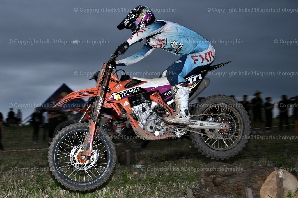 DSC_0252_01 (2) | Sportfotografie , Motorsport, Motoross, Reitsport, Mointainbike, Enduro,
Landschaft , Outdoor, Eventfotografie, Landschaft, Bilder online bestellen - Realisiert mit Pictrs.com