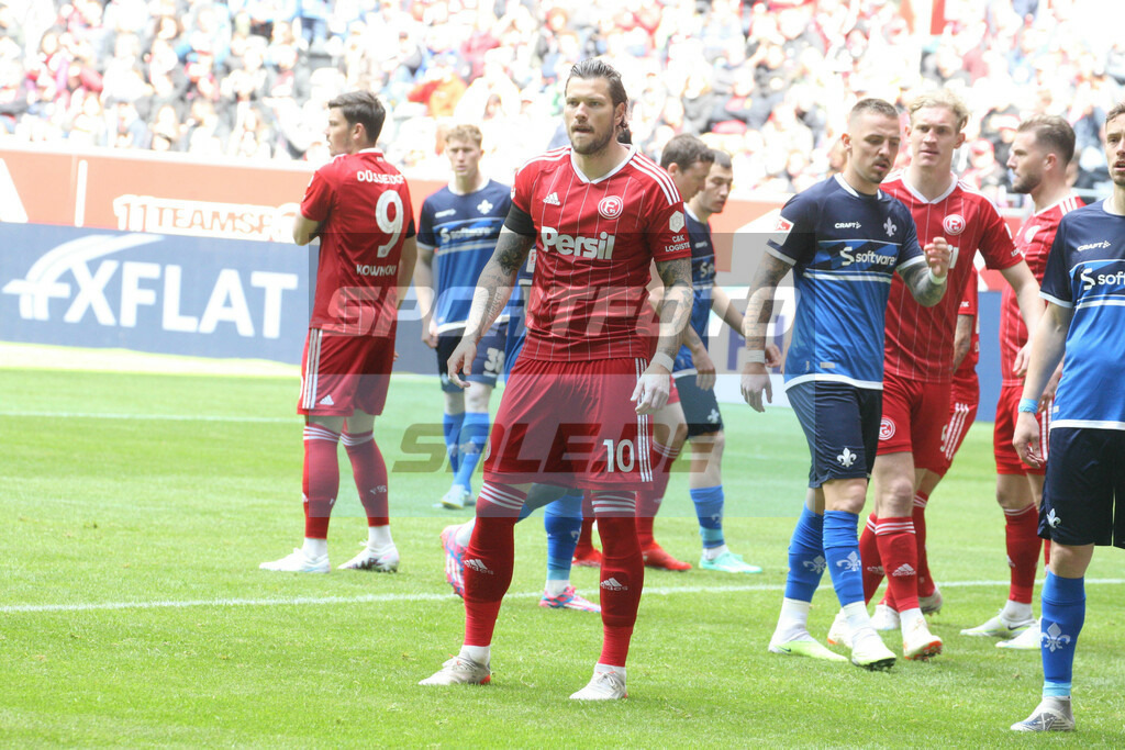 Fortuna Düsseldorf - Darmstadt 98 | Daniel Ginczek (vorne) - © Sportfoto-Sale (MK) - Realisiert mit Pictrs.com