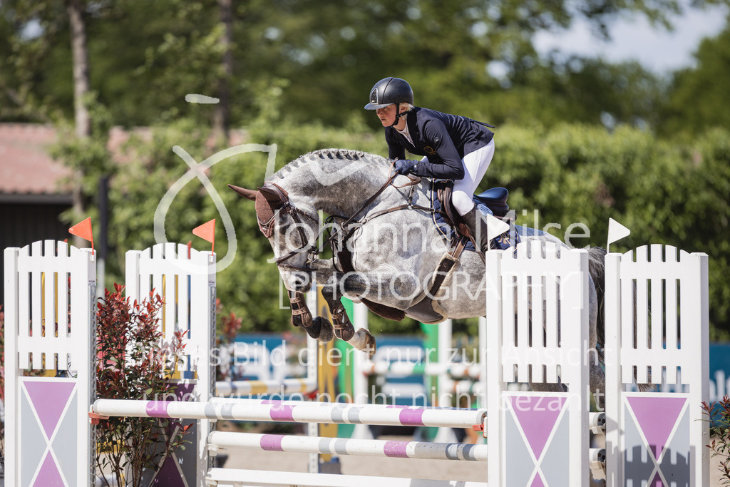 230516_Mühlen_03SprPf-A-317 | Deine schönsten Turniermomente als professionelle Fotos! Entdecke hochwertige Pferdesport-Fotografie im Online-Shop. Jetzt Fotos finden & bestellen!