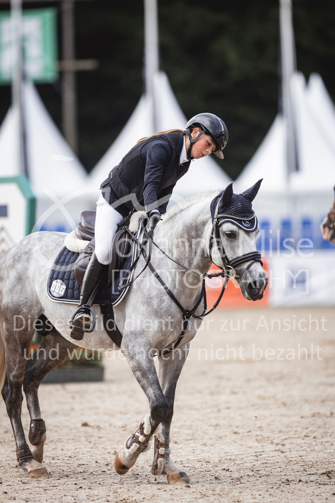 240906_BuCha_PonyA-5j-124 | Deine schönsten Turniermomente als professionelle Fotos! Entdecke hochwertige Pferdesport-Fotografie im Online-Shop. Jetzt Fotos finden & bestellen!