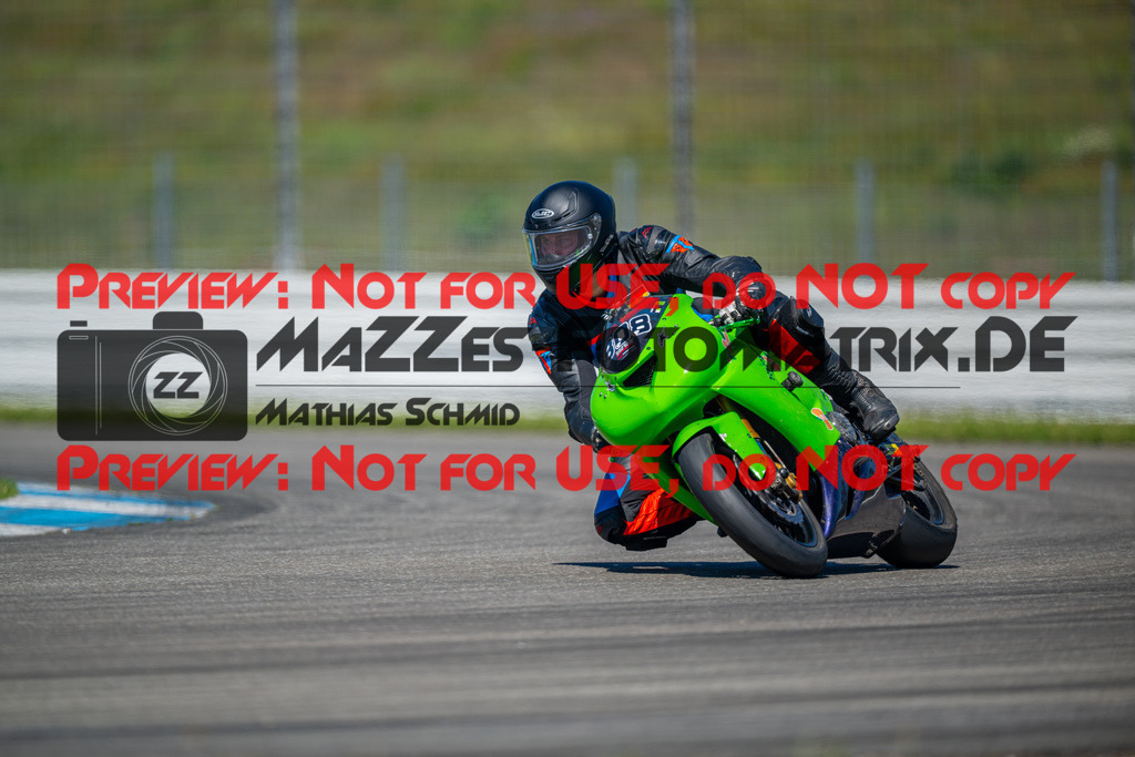 MaZZes-Fotomatrix-20260523-111401 | GRUEN