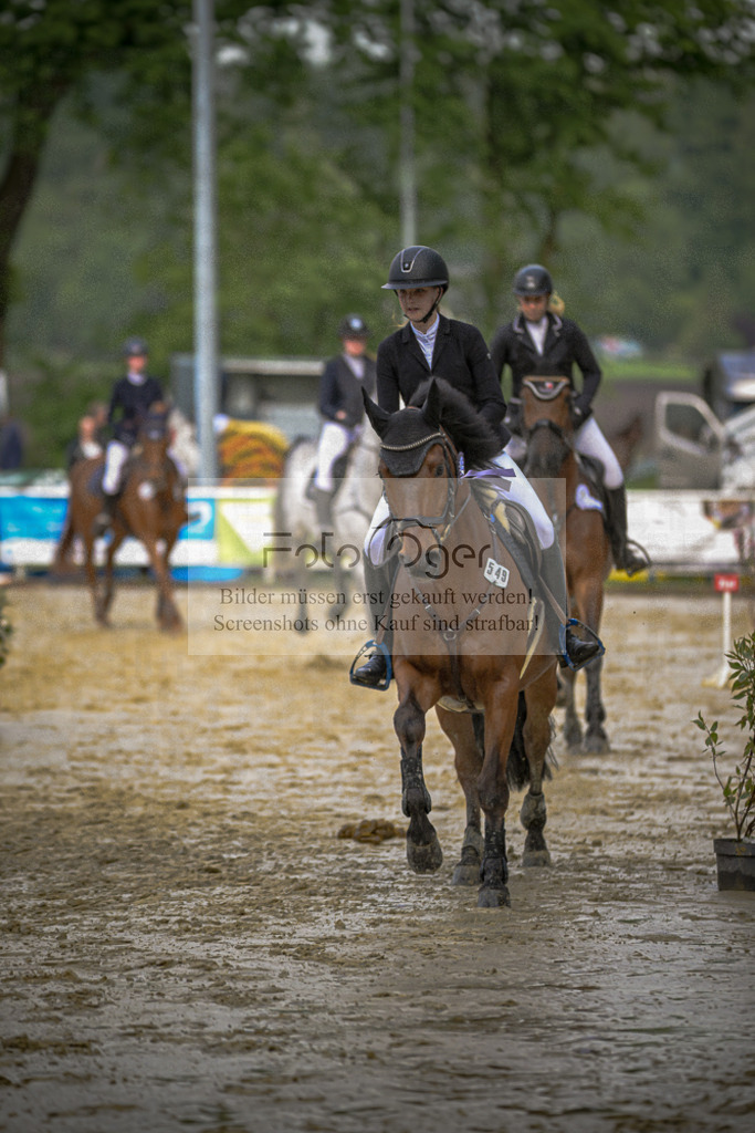 20240505-DOS_7880 | Entdecke hochwertige Reitturnierfotos von Foto Oger. Professionell, emotional und authentisch – jetzt Lieblingsmomente im Shop bestellen.Deutschlandweite Turnierfotografie. - Realisiert mit Pictrs.com