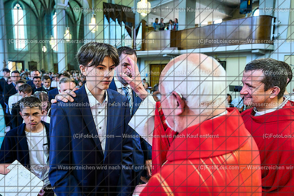 ALP2427_Pfarrfirmung Wieselburg_Sakrament der Firmung | (C)FotoLois.com, Alois Spandl, Pfarrfirmung in Wieselburg mit Firmspender Eduard Gruber (ehemaliger Generalvikar der Diözese St. Pölten), Sa 3. Juni 2023.