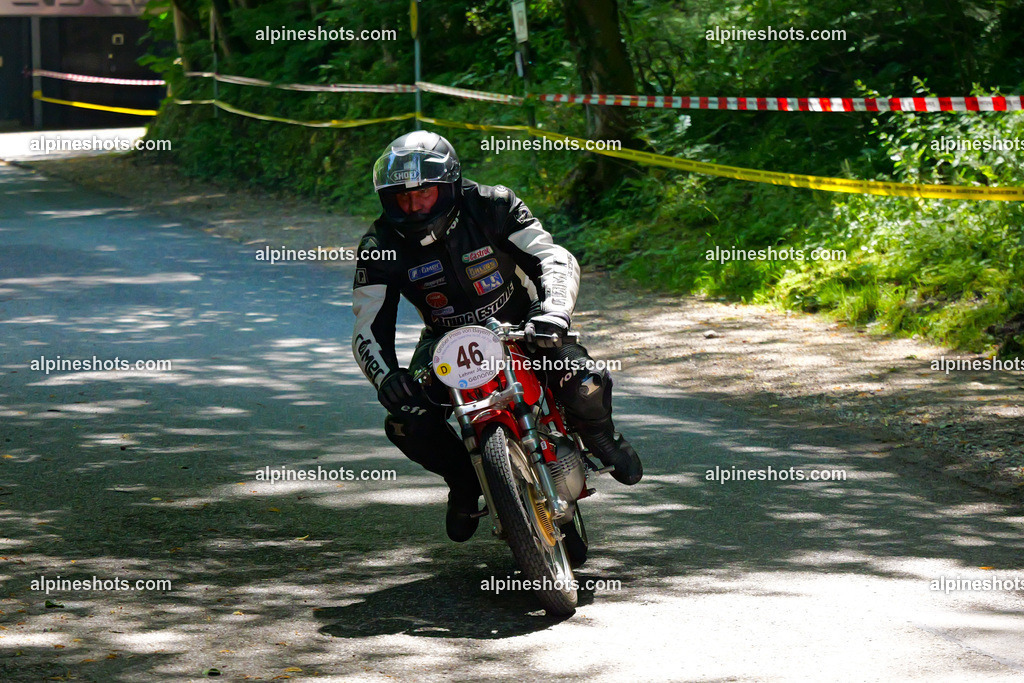 P1036664 | Erleben Sie atemberaubende, hochqualitative Fotos Ihrer Fahrt entlang der malerischen Alpenstraßen. Besuchen Sie alpineshots.com, um professionelle Aufnahmen Ihrer unvergesslichen Reise zu finden und zu kaufen - Realisiert mit Pictrs.com