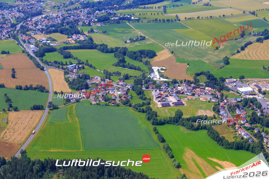 Die Luftaufnahme Furthammer - Wunsiedel wurde vom UL-Flugzeug (keine Drohne) aus fotografiert.Hohe Druck- Auflösung-die Geschenkidee!
