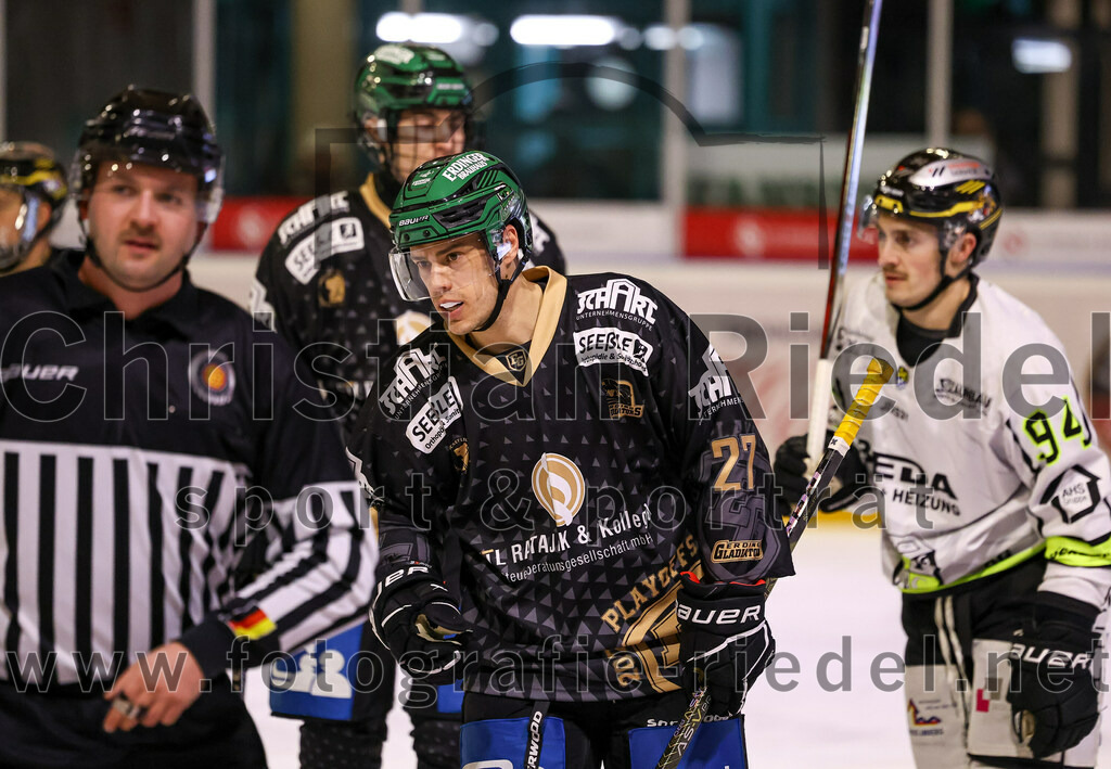 2024-02-23_040_TSV_Erding_gegen_ERSC_Amberg | Erding, Deutschland, 23.02.2024:
Eishockey, Bayernliga Playoffs 2023 / 2024, 3. Spieltag, TSV Erding gegen ERSC Amberg, Endergebnis: 2:3 n. V.

Mark Waldhausen (Erding Gladiators, #27)

Foto: Christian Riedel / fotografie-riedel.net