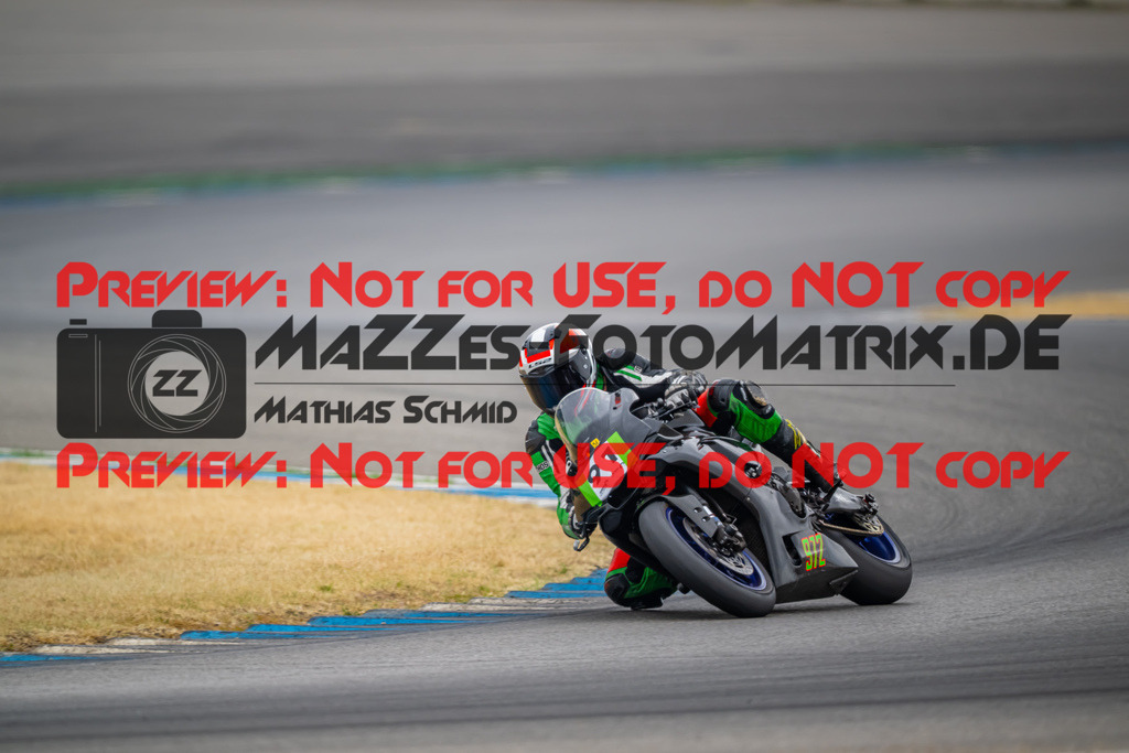 MaZZes-Fotomatrix-20260809-580242 | R1