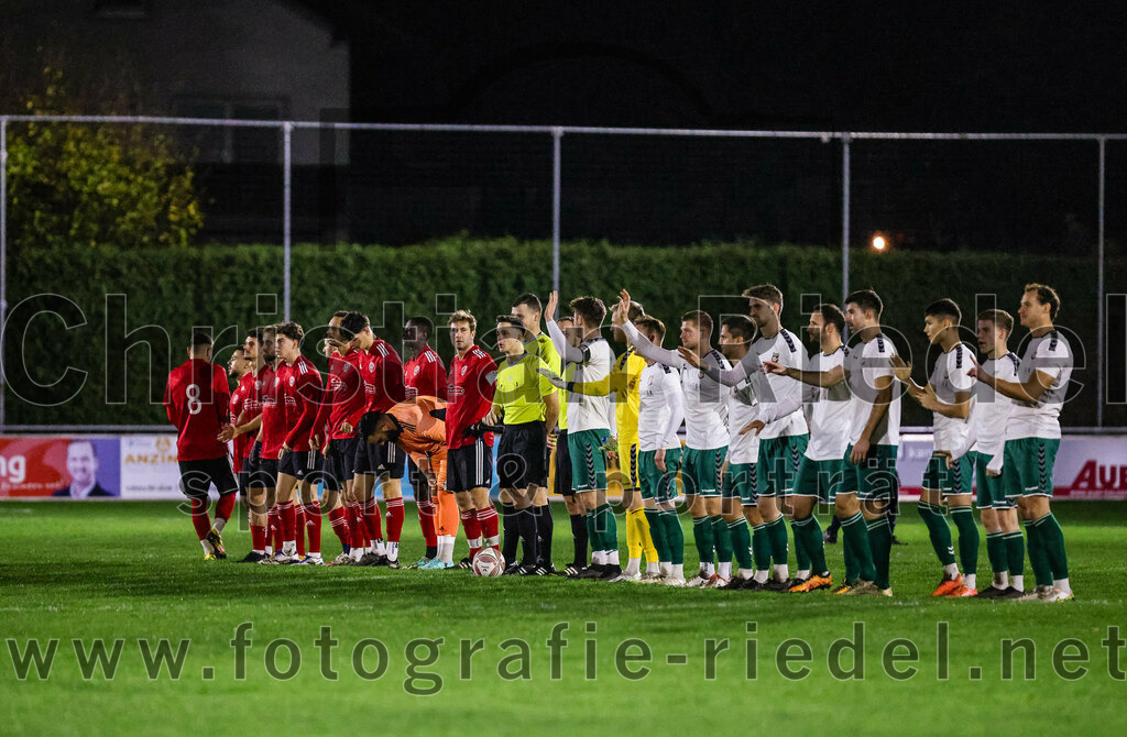 2023-11-17_003_FC_Schwaig_gegen_SpVgg_Feldmoching | Oberding, Deutschland, 17.11.2023:
Fußball, Landesliga Südost 2023 / 2024, 21. Spieltag, FC Schwaig gegen SpVgg Feldmoching, Endergebnis: 1:1

Foto: Christian Riedel / fotografie-riedel.net