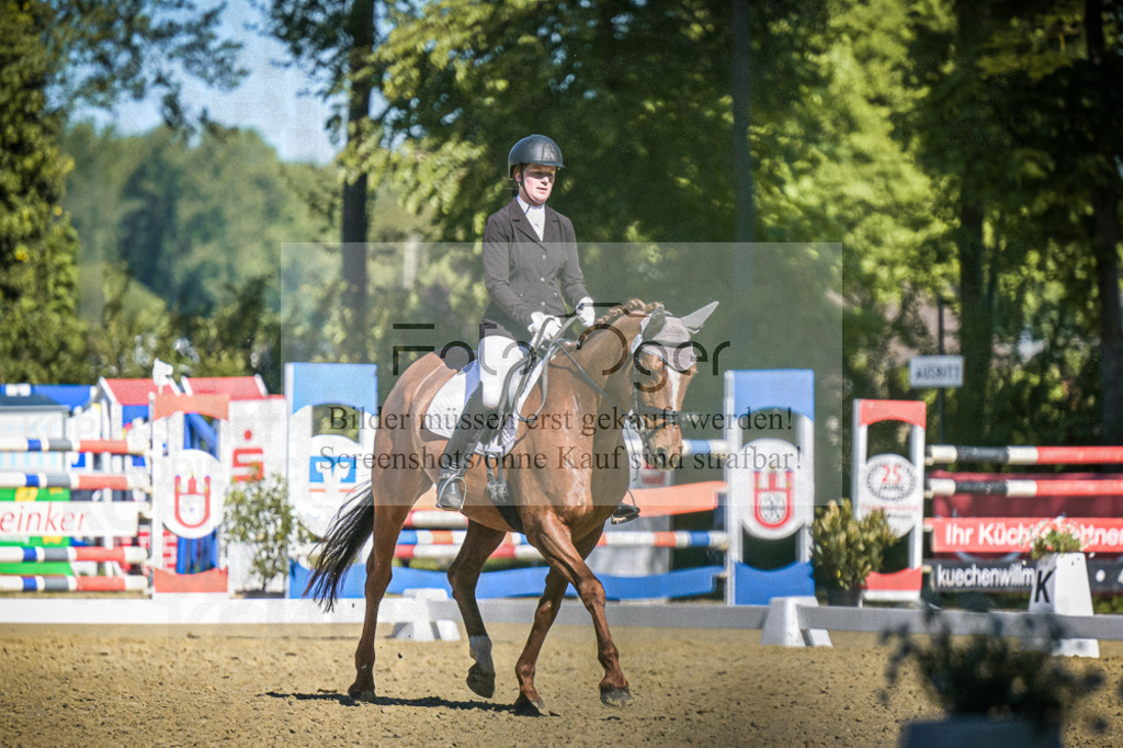 DOS_6908 | Entdecke hochwertige Reitturnierfotos von Foto Oger. Professionell, emotional und authentisch – jetzt Lieblingsmomente im Shop bestellen.Deutschlandweite Turnierfotografie. - Realisiert mit Pictrs.com