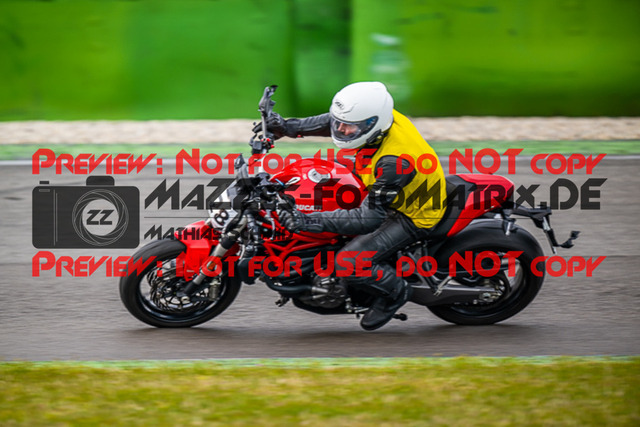 MaZZes_FotoMatrix_230410_4127 | INST