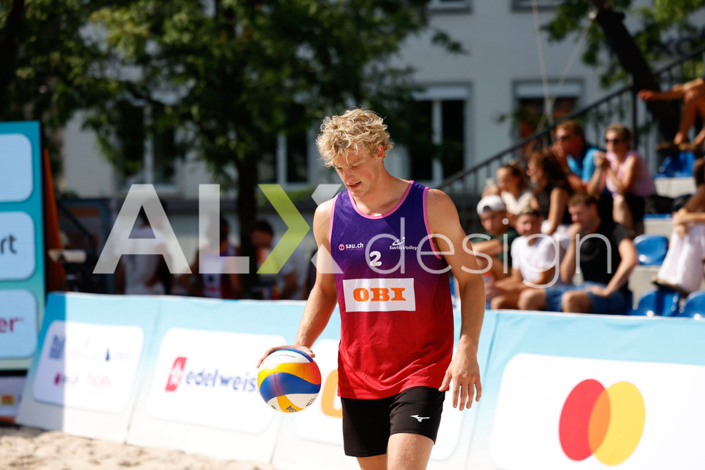 Obi BeachTour 2026 - Basel | BASEL, SWITZERLAND - JULY 17: JACOB HEJLSVIG PETERSEN (DEN) during the Obi BeachTour 2026 match between BREER / KÄLIN (SUI) and NAPIER / PETERSEN (DEN) at Barfüsserplatz on July 17, 2026 in Basel, Switzerland. - Realisiert mit Pictrs.com
