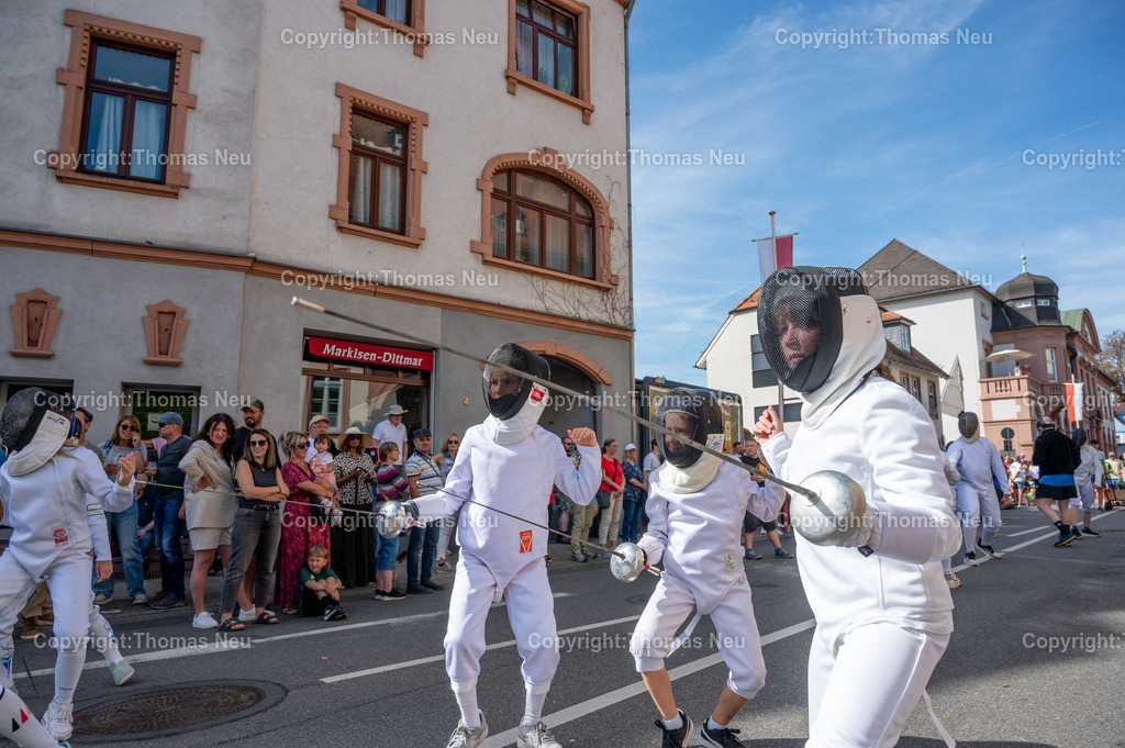 26_Winzerfestumzug-Bensheim | bbe, Bensheim, Winzerfestunmzug 2025, SSG bensheim Fechtabteilung, ,, Bild: Thomas Neu