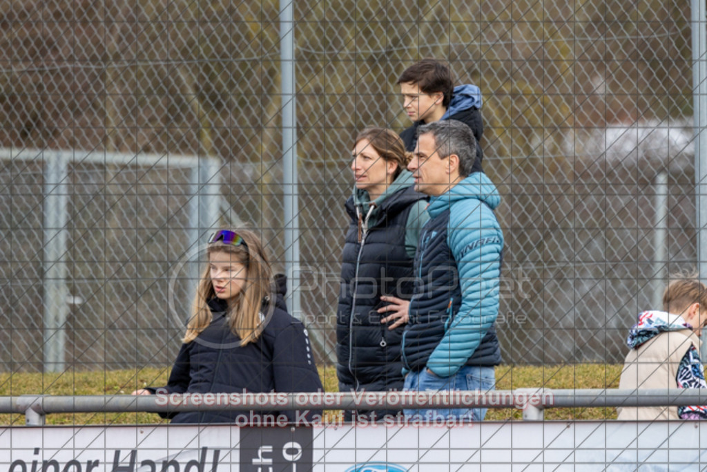 20250223_133520_0246 | #,1.FC Donzdorf (rot) vs. TSV Tettnang (schwarz), Fussball, Frauen-WFV-Pokal Achtelfinale, Saison 2024/2025, Rasenplatz Lautertal Stadion, Süßener Straße 16, 73072 Donzdorf, 23.02.2025 - 13:00 Uhr,Foto: PhotoPeet-Sportfotografie/Peter Harich