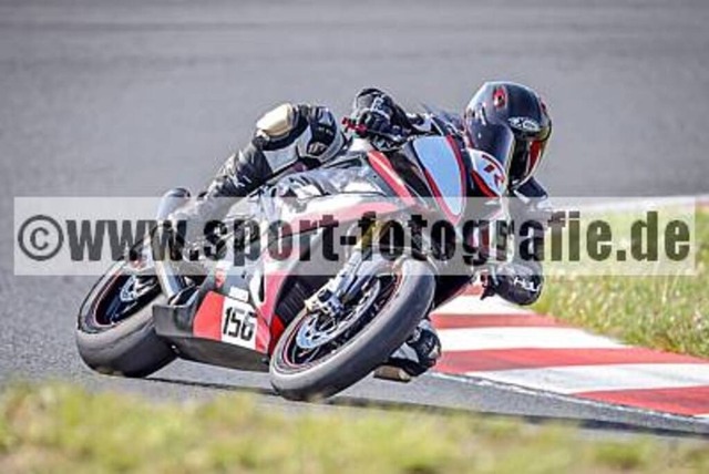 pube6889 | Professionelle Fotos von Sportveranstaltungen, aber auch Hochzeiten und anderen Events. - Realisiert mit Pictrs.com