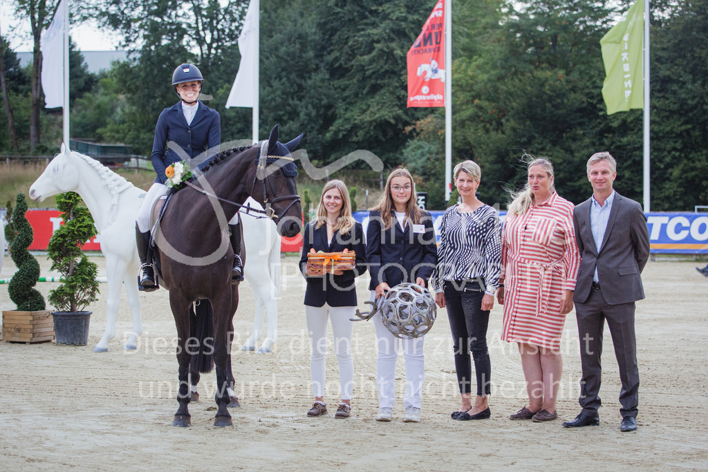 220729_BHO_GT_M2-Spr_2_BestBehaviour-747 | Deine schönsten Turniermomente als professionelle Fotos! Entdecke hochwertige Pferdesport-Fotografie im Online-Shop. Jetzt Fotos finden & bestellen!