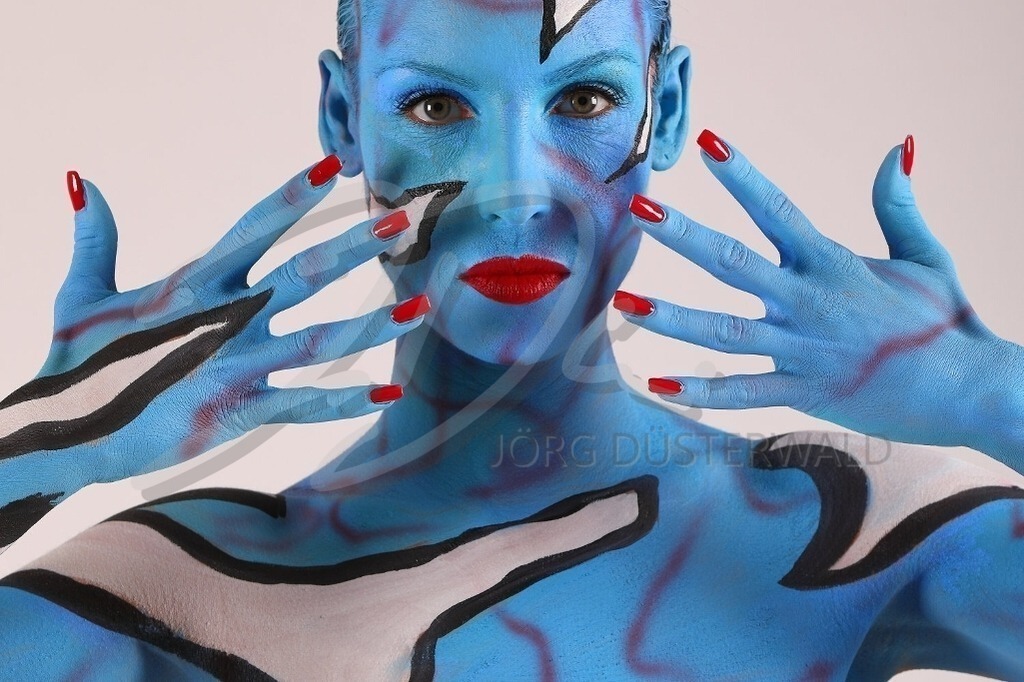 Bodypainting-LIGHTBLUE_0386b | #013 | Modell: Karo | Foto: Andreas Meier - Realisiert mit Pictrs.com