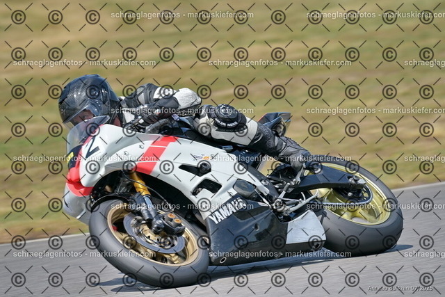 25bt04-1816 | markuskiefer.com - Realisiert mit Pictrs.com