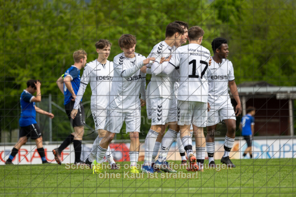 20250426_161402_0113 | #, SGM 1.FC Donzdorf/Reichenbach (weiß) vs. SGM FV 08 Unterkochen (blau), Fussball, A-Junioren Regionenstaffel Mitte 3 - WfV, Saison 2024/2025, Rasenplatz, Lautertal Stadion, Süßener Straße 16, 73072 Donzdorf, 26.04.2025 - 16:00 Uhr,Foto: PhotoPeet-Sportfotografie/Peter Harich