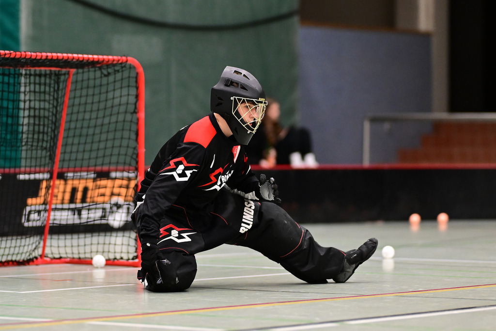 Floorball I Herren I Saison 2024-2025 I 2. FBL Herren Nord-West I 9. Spieltag I MTV Mittelnkirchen - TSV Tollwut Ebersgöns | Der Sportfotograf. - Realisiert mit Pictrs.com
