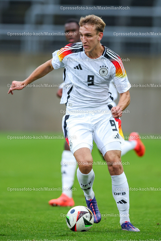 WUP14102402100 | 14.10.2024, Fußball, U20 Länderspiel Deutschland - Ghana, Stadion am Zoo, Wuppertal, Saison 2024 2025: Nelson Weiper (GER #9)