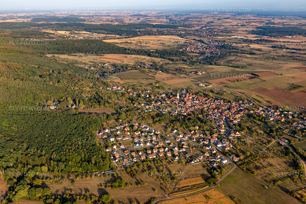Aerial view: View of the town in Gœrsdorf in the state Bas-Rhin, France.Photo: IMG_123255.jpg taken on 09/30/2020 by Werner Riehm/FLY-FOTO.comResolution of the original: 5472 x 3648 px