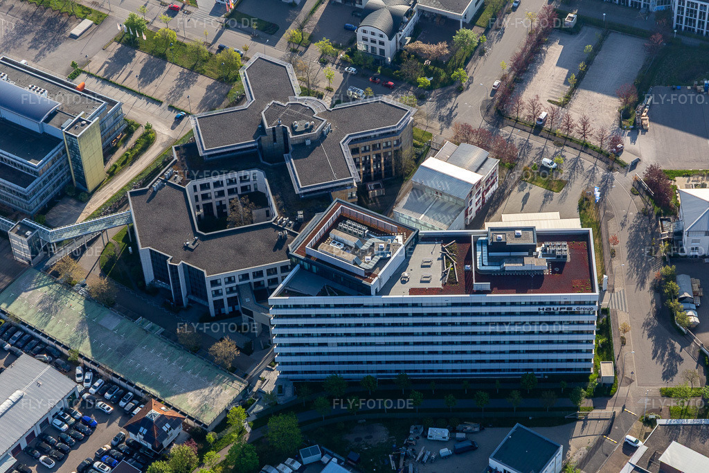 Luftbild: Gewerbegebiet und Firmenansiedlung Haid mit Haufe-Group. im Ortsteil Saint Georgen-Nord in Freiburg im Bundesland Baden-Württemberg in Deutschland. Foto: IMG_126713.jpg vom 25.04.2021 durch Werner Riehm/FLY-FOTO.deAuflösung des Originals: 5472 x 3648 pxHaufe Shop - Software und Fachliteratur für Firmen & Berater