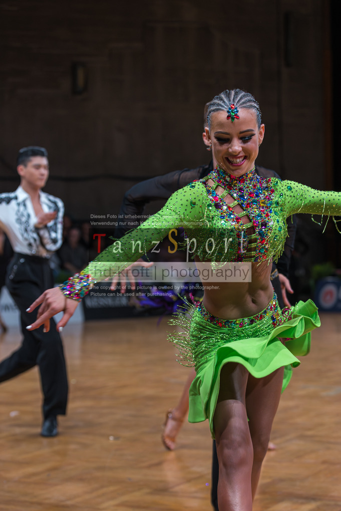 20250820_WDSF Open Lat Youth_2839 | Tanzsportbilder, Standardtanz, Lateintanz, WDSF, DTV, LTVB, dancecomp, goc, hessen tanzt, blaues band der spree, walzer, tango, wiener walzer, slowfox, quickstepp, samba, rumba, cha-cha-cha, paso doble. jive, hd-kroft photography, turniertanzsport