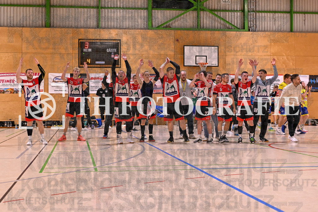 GER, SG Maulburg/Steinen - SG Allensbach/Dettingen, Handball, Landesliga Suedbaden, 2. Spieltag, Saison 2024/2025, 28.09.2024 | Marvin Grun (SG Maulburg/Steinen, #03), Jerrik Bartam (SG Maulburg/Steinen, #33), Andre Leuchtmann (SG Maulburg/Steinen, #13), Finn Nasdala (SG Maulburg/Steinen, #21), Ole Anton Holzkamp (SG Maulburg/Steinen, #69), Tim Lindner (SG Maulburg/Steinen, #09), Lukas Schoechlin, Niklas Ahrens (SG Maulburg/Steinen, #22), Marco Posovszky, Cornelius Stoerk (SG Maulburg/Steinen, #05), Paul Fuechsel (SG Maulburg/Steinen, #06), Eike Nasdala (SG Maulburg/Steinen, #98), Nico Knoblich, Jakob TiedtkeGER, SG Maulburg/Steinen - SG Allensbach/Dettingen, Handball, Landesliga Suedbaden, 2. Spieltag, Saison 2024/2025, 28.09.2024Foto: TH Fotografie/Thomas Hess