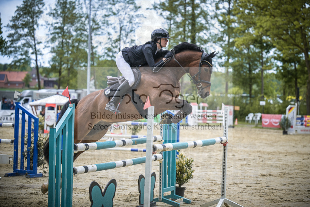 DOS_9253 | Entdecke hochwertige Reitturnierfotos von Foto Oger. Professionell, emotional und authentisch – jetzt Lieblingsmomente im Shop bestellen.Deutschlandweite Turnierfotografie. - Realisiert mit Pictrs.com