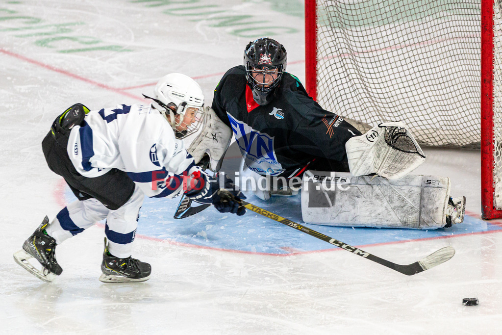 TSV Peißenberg Miners vs EV Lindau | Eishockey BEV U15 Landesliga 2023/2024, TSV Peißenberg Miners vs EV Lindau,
,
2024-03-02 in Peiting (Eisstadion)

Copyright: WolfgangxLindner