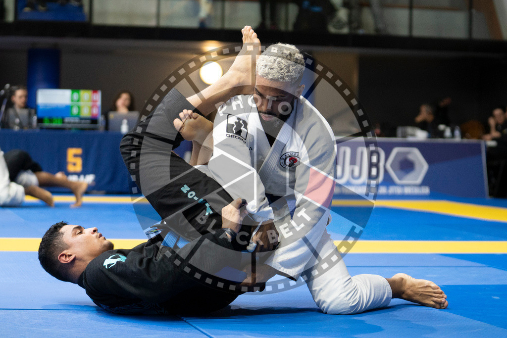 20240122PBB5054 | Fighters compete during the second day of the IBJJF European Championship in Paris, France, on January 22, 2024.