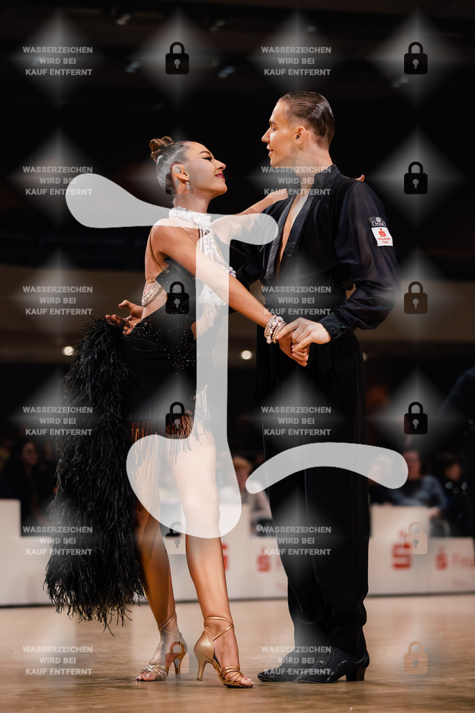 Goldstadtpokal 2025 - WDSF World Open Latin 24th (7) Yevgen Golovchenko _ Evita Badt (Schwarz Weiß Club Pforzheim)-2025-01-25-5920 | Webshop for digital downloads and prints of dance sport, event & show photographer Julian Link - Realisiert mit Pictrs.com