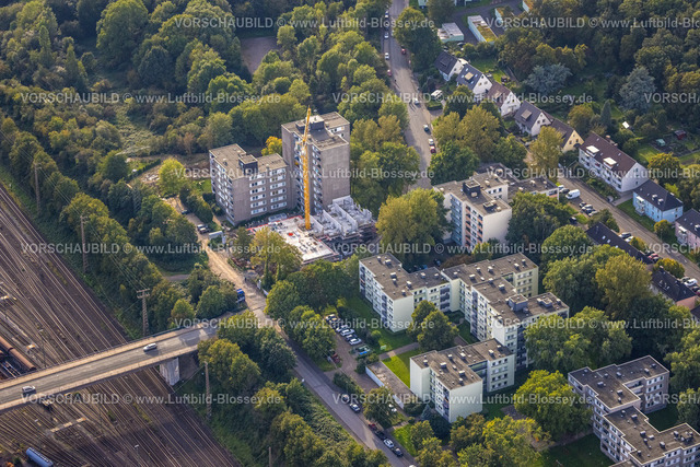Hagen230903693 | Luftbild, Hochhaus-Wohnsiedlung Johann-Gottlieb-Fichte-Straße, Baustelle mit Neubau Wohnhaus, Brücke Nöhstraße, Vorhalle, Hagen, Ruhrgebiet, Nordrhein-Westfalen, Deutschland