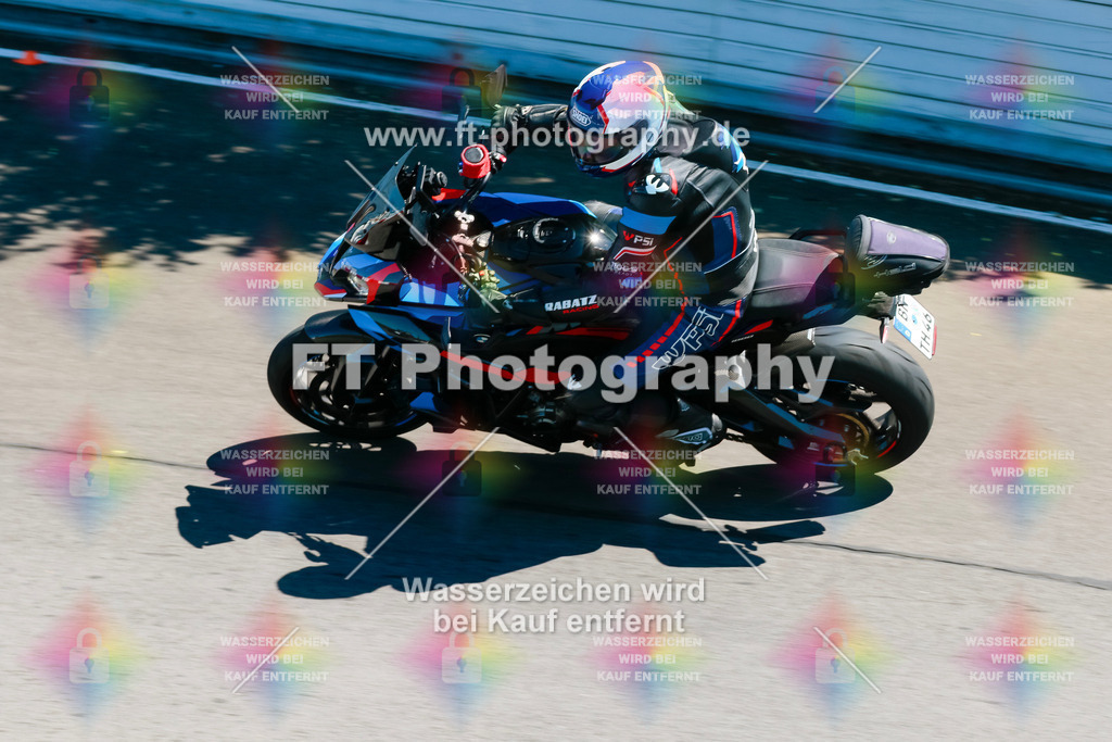 Moto-TeamOBK-21949 | Hier findet Ihr Bilder von Touristenfahrten auf der Nürburgring Nordschleife oder von anderen Veranstaltungen die ich besucht habe. Viel Spass beim Durch Schauen 