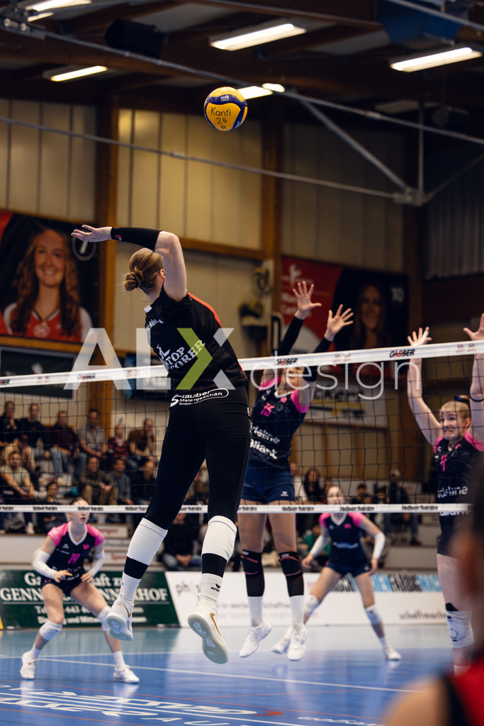 Volleyball I Frauen I Saison 2025-2026 I Volleyball NLA | Women I Round 14 I VC Kanti Schaffhausen - NLZ Volleyball Academy Zürich I 16.01.2026 | VC Kanti Schaffhausen - 9 Jordan Lockwood (USA) – Diagonal - Realisiert mit Pictrs.com