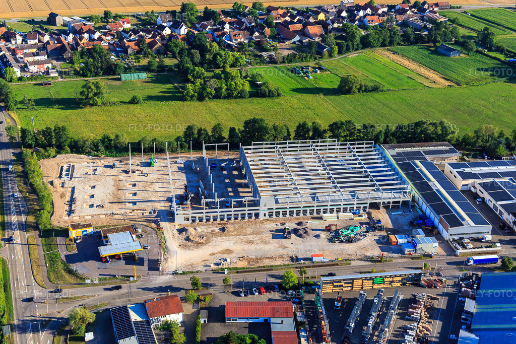 Luftbild: Baustelle des neuen Logistikpark der HANSAINVEST und DFI-Real-Estate Kandel nach Abriss des OBI-Markts im Ortsteil Minderslachen in Kandel im Bundesland Rheinland-Pfalz in Deutschland. Foto: IMG_149403.jpg vom 18.07.2025 durch Werner Riehm/FLY-FOTO.deWWW.HANSAINVEST.DE