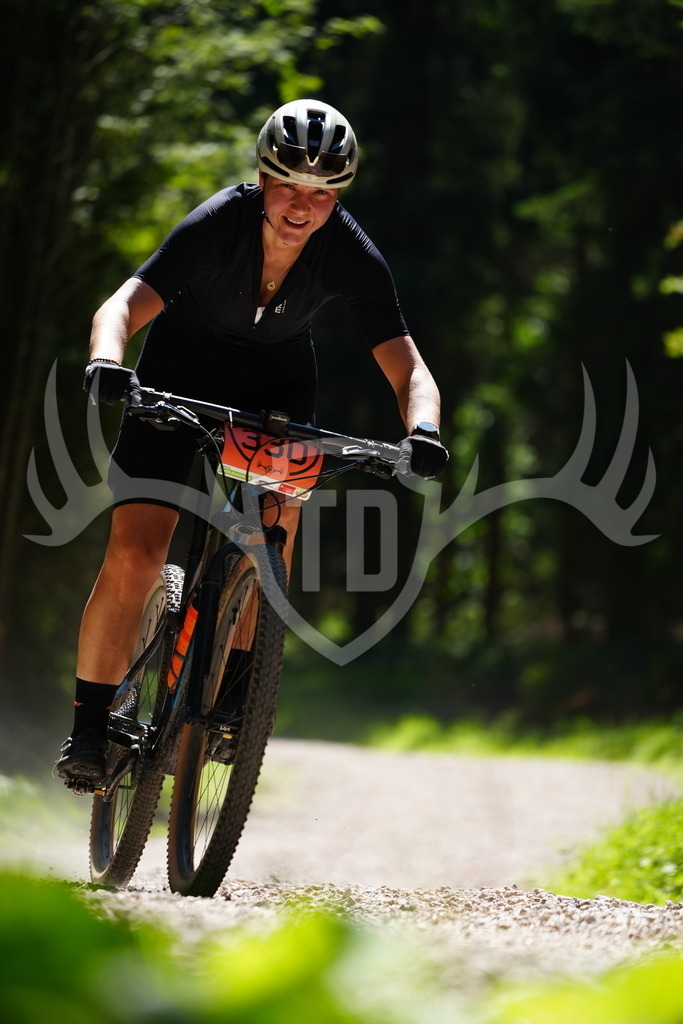 FC102316 | Fotogalerie der Treibjagd im Dunkelwald - Dein MTB Etappenrennen im Erzgebirge - Realisiert mit Pictrs.com