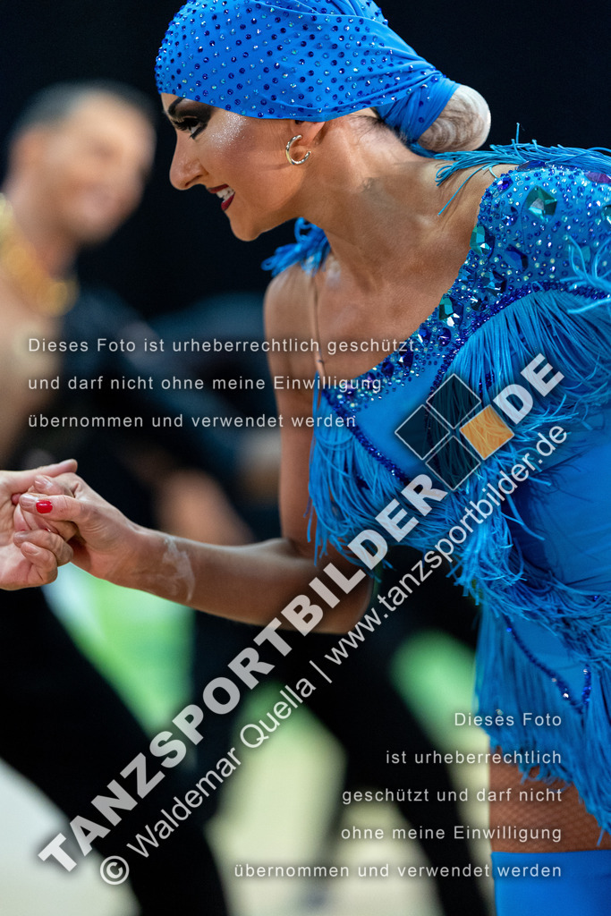 20240120-00704 | Hier finden Sie Tanz Bilder vom Latein und Standard Formationen tanzen. Sportbilder vom Tanzsport. Schöne Fotos und von Weltmeisterschaft, Europameisterschaft, Bundesliga, Regionalliga, Oberliga und Landesliga sowie von GOC Stuttgart, DanceComp, WM Bremen