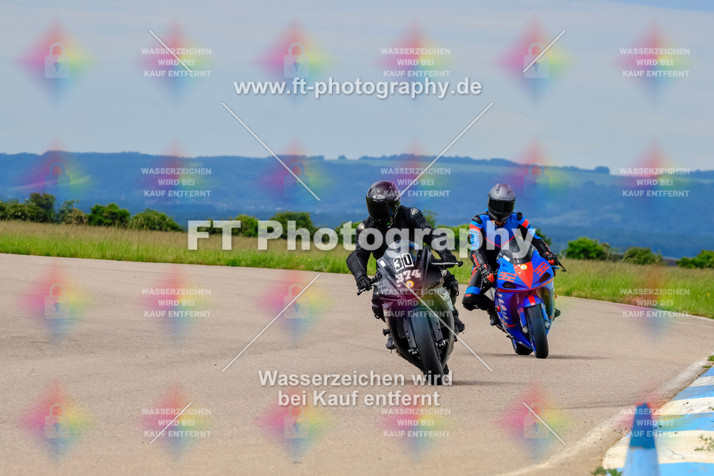 MotoTeam-2472 | Hier findet Ihr Bilder von Touristenfahrten auf der Nürburgring Nordschleife oder von anderen Veranstaltungen die ich besucht habe. Viel Spass beim Durch Schauen 