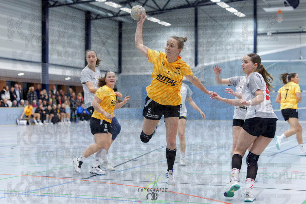 Frauen Oberliga Mitte (HHV); HSG Eibelshausen/Ewersbach - HSG Wettenberg II | Frauen Oberliga Mitte (HHV); HSG Eibelshausen/Ewersbach - HSG Wettenberg II am 13.12.2025 in Steinbrücken (Sporthalle am Hammerweiher)Photo © 2025 - Jörg Heinrich - Realisiert mit Pictrs.com