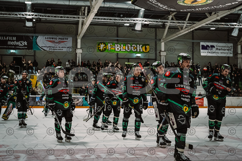 Alligators_vs_Lindau_21_12_2025-121 | Höchstadt Alligators Fotogalerie: Eishockey-Action aus Franken. Professionelle Spielfotos, Portraits & Stadionbilder zum Download. Jetzt entdecken! - Realisiert mit Pictrs.com