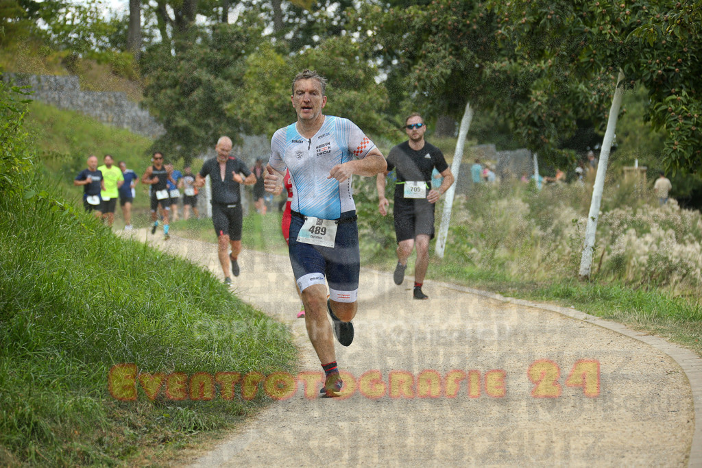 250824_1349_EX1_3809 | Sportfotografie im Rhein-Sieg Kreis, Köln, Bonn, NRW, Rheinland Pfalz, Hessen, etc. Unser Tätigkeitsfeld umfasst den Laufsport vom Volkslauf über den Marathon, Duathlon, Triathon bis zum Ultralauf wie Kölnpfad Ultra oder Schindertrail.