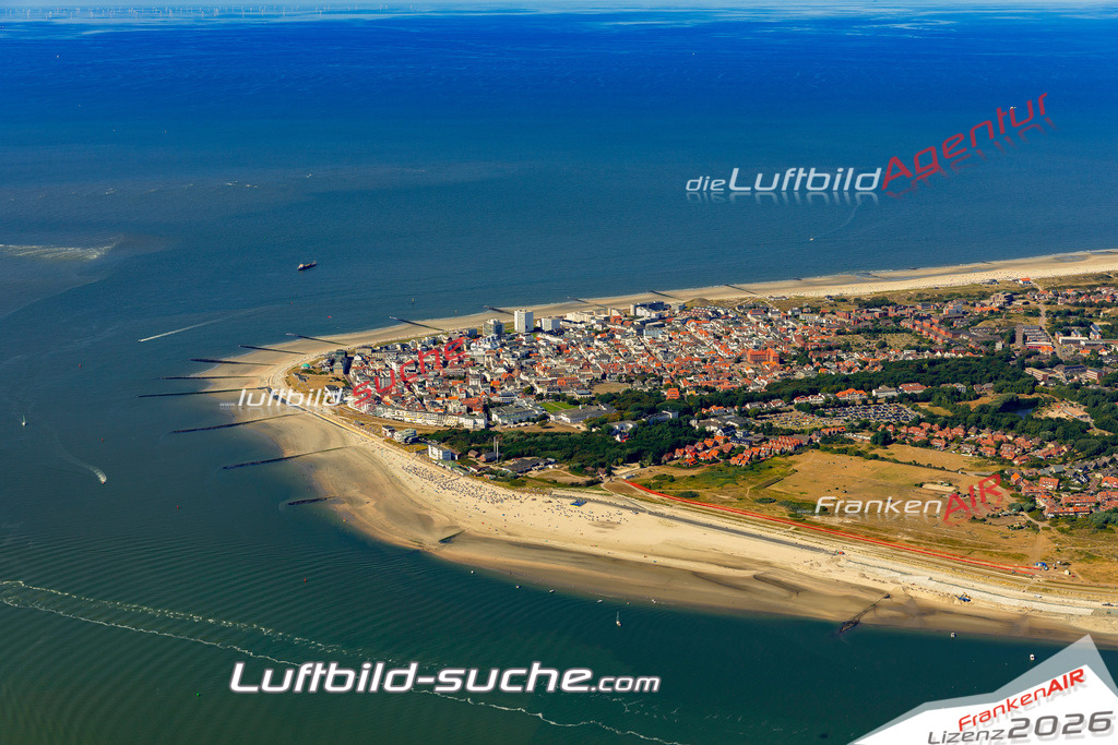 Aktuelles Luftbild von  Norderney - Die Luftaufnahme wurde 2022 mittels UL-Flugzeug erstellt ( keine Drohne ) - hochauflösende Kamera-Systeme von  Canon -Beste Qualität - Für grossformatige Ausdrucke geeignet. Die Geschenkidee !