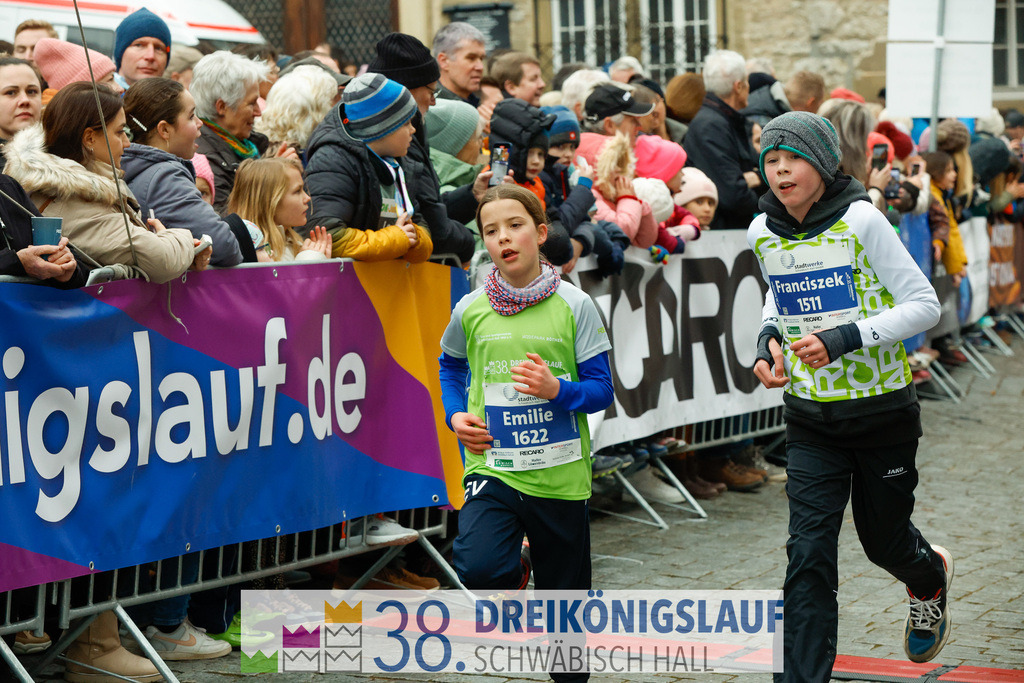 1700m Stadtwerke Jugendlauf | 3 Koenigslauf 2024 1700m Stadtwerke Jugendlauf - Realisiert mit Pictrs.com