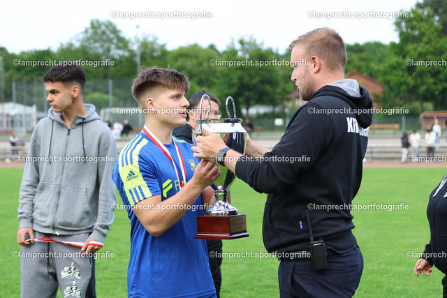 Fußball I Junioren I Kreispokal Lübeck I Finale I JSG Concordia Lübeck - TSV Siems I 09.06.2025.298 | Niclas Tiessen (4, JSG Concordia Lübeck) - Realisiert mit Pictrs.com