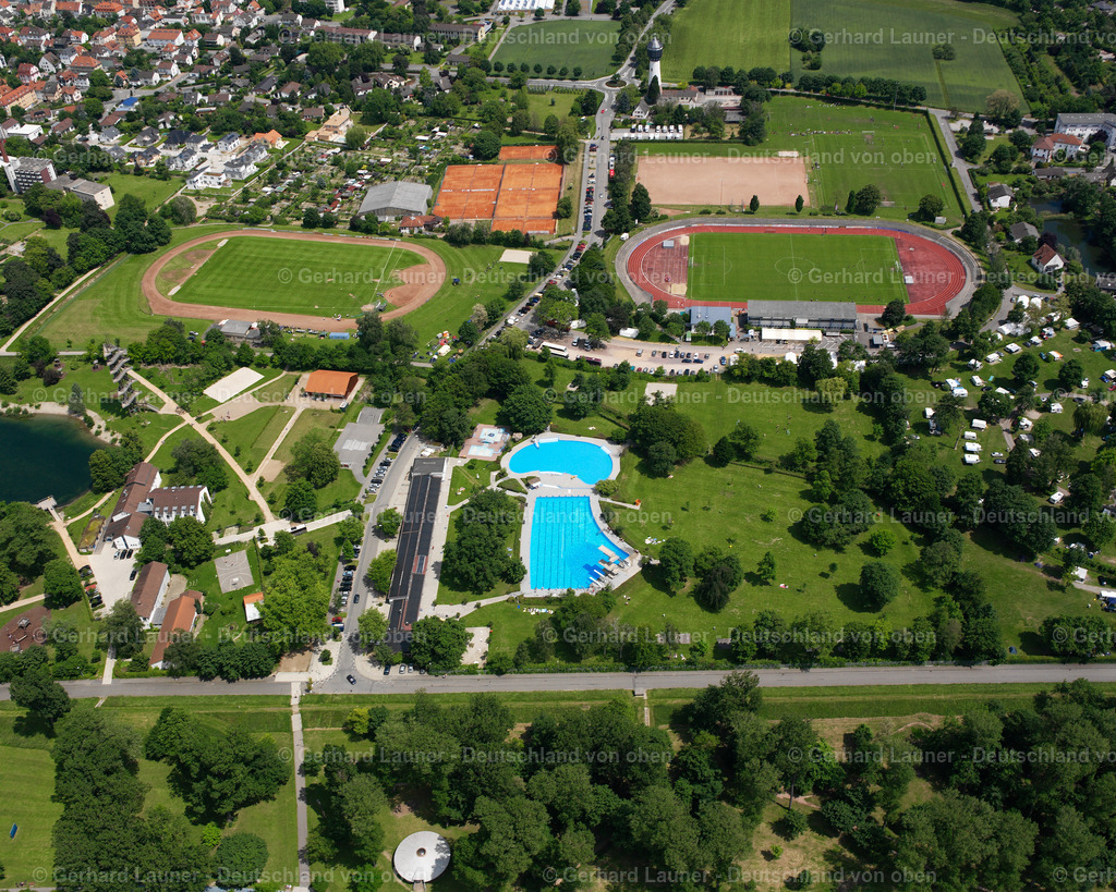 2626369 | KEHL 08.06.2006 Offenes Schwimmbecken des Freibades an der Schwimmbadstraße in Kehl im Bundesland Baden-Württemberg, Deutschland. // Swimming pool of the on street Schwimmbadstrasse in Kehl in the state Baden-Wuerttemberg, Germany. Foto: Gerhard Launer