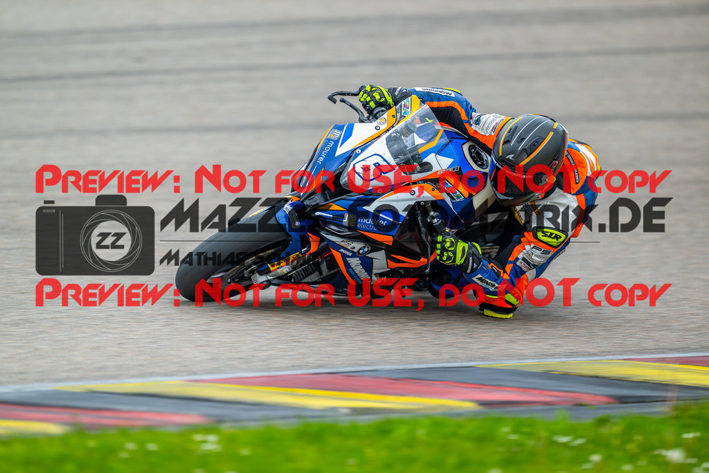 MaZZes_FotoMatrix_240504_6007705_3776 | STK1000