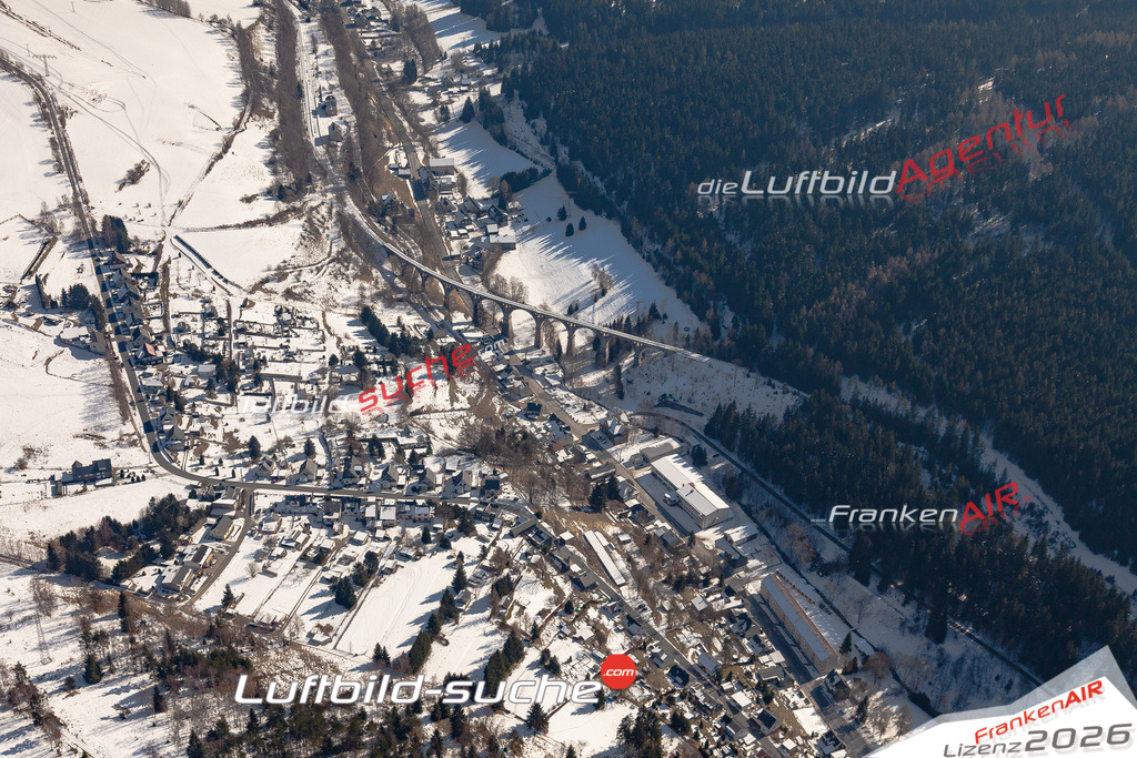 Die Luftbildaufnahme Bruecke - Lichte wurde 2018 mittels Flugzeug (keine Drohne) erstellt. Perfekte Schärfe und Druck- Auflösung- Garantiert!