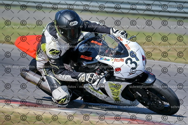25bt04-0071 | markuskiefer.com - Realisiert mit Pictrs.com