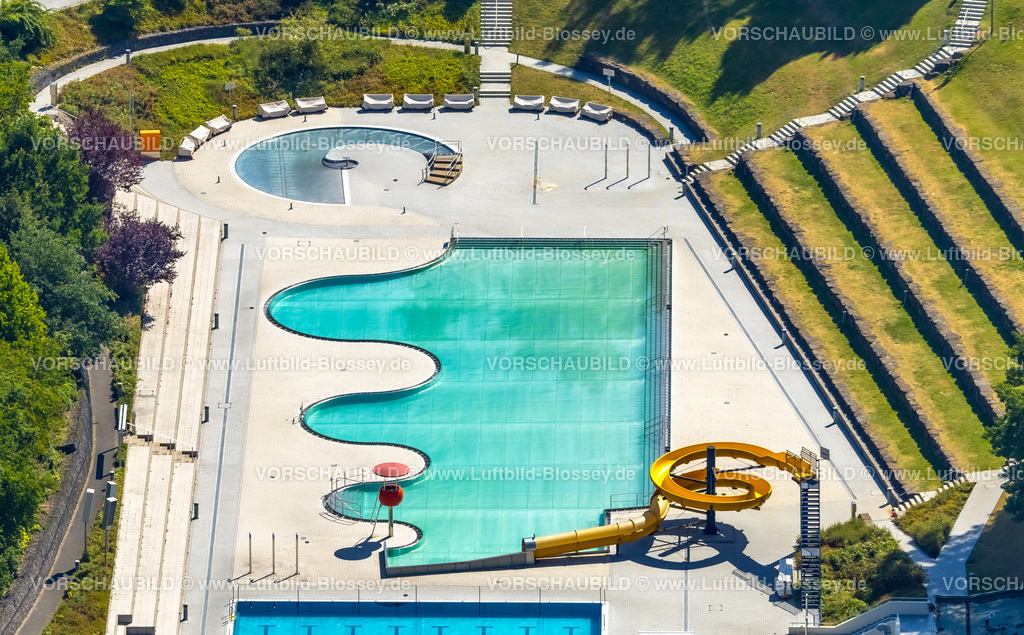Witten220809130 | Luftbild, Freibad Annen mit Wasserrutsche, Annen, Witten, Ruhrgebiet, Nordrhein-Westfalen, Deutschland